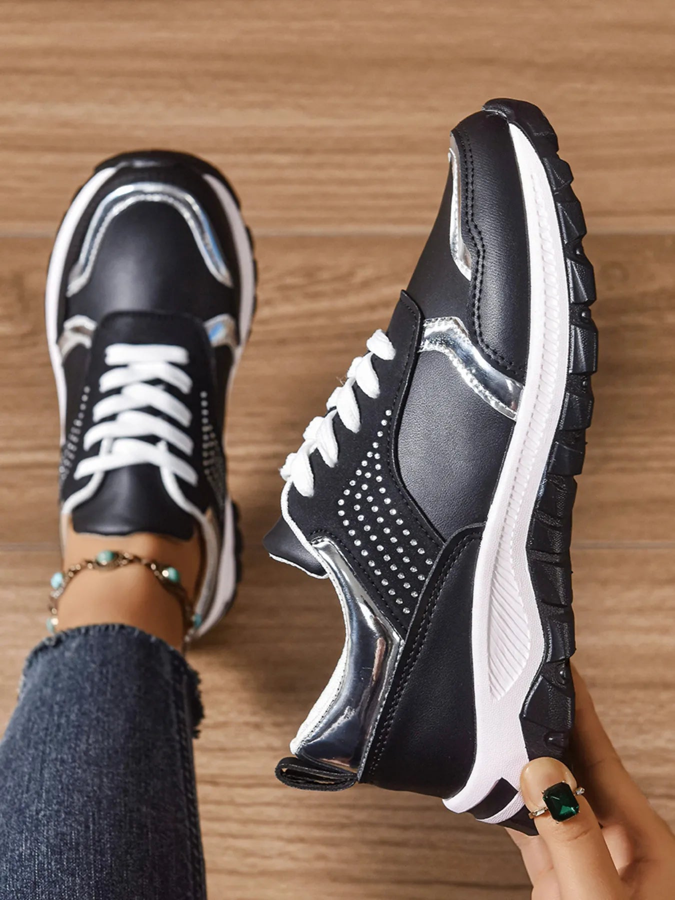Lace Up Round Toe Sneakers