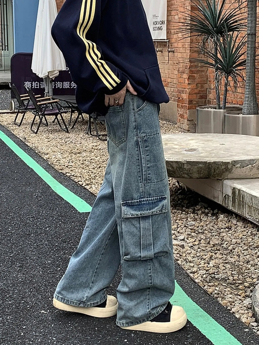 Men's Full Size Vintage Wash Wide Leg Cargo Jeans Plus Size