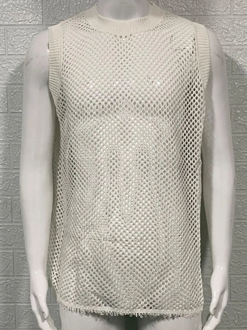 Men's Round Neck Hollow Out Sleeveless Knit Top