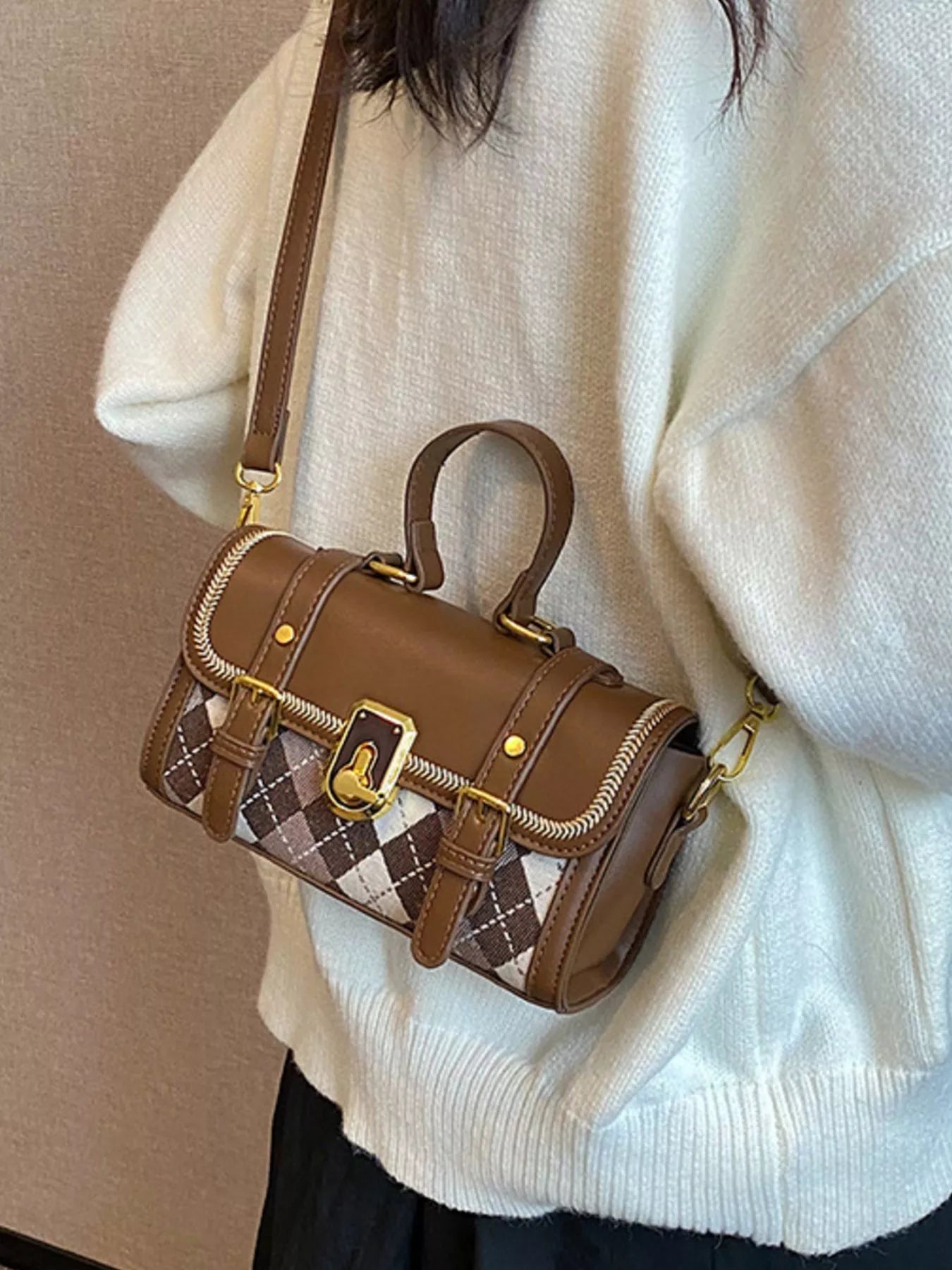 Argyle Pattern Flap Crossbody Bag
