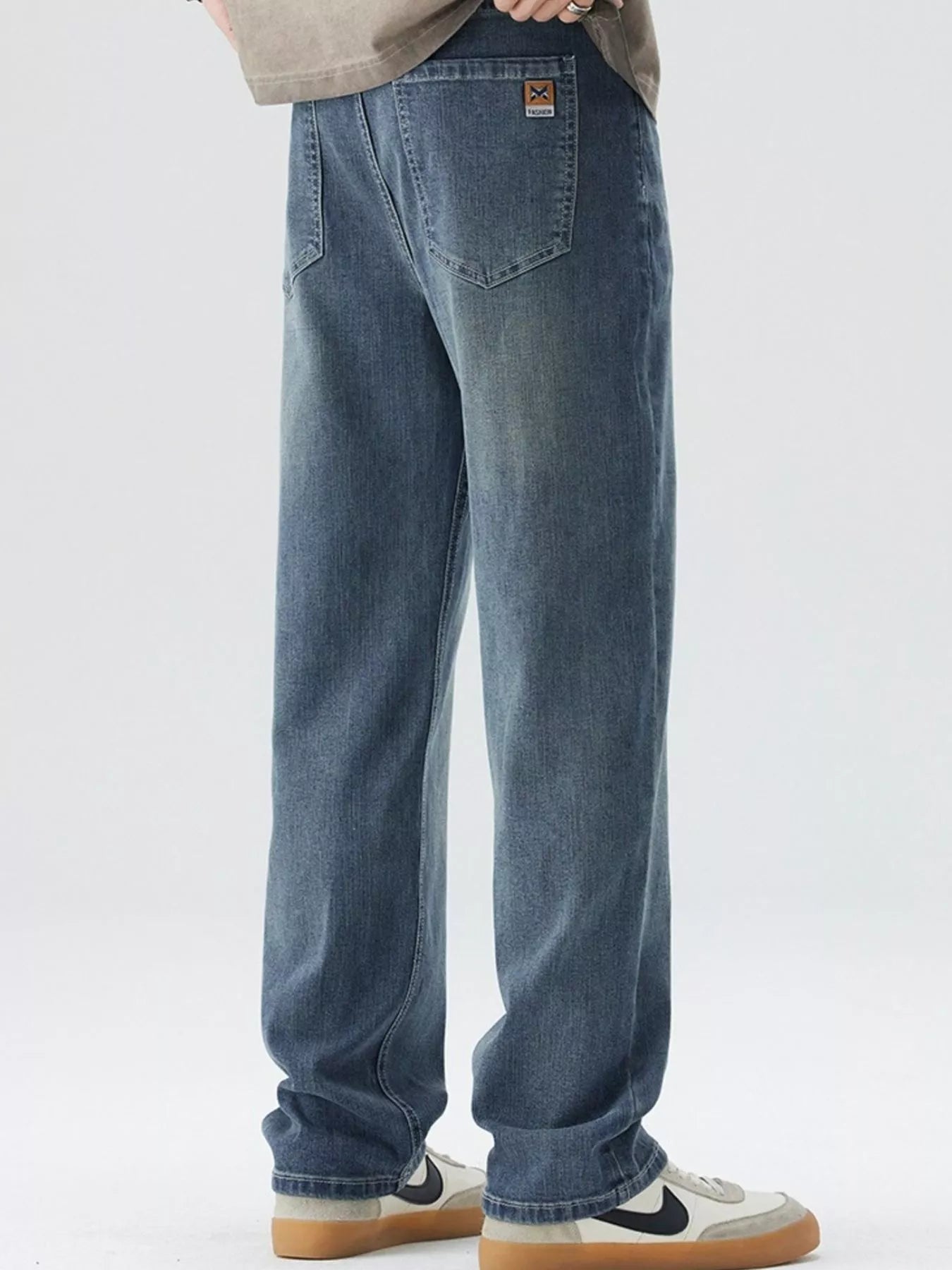 Men's Wide Leg Jeans with Pockets