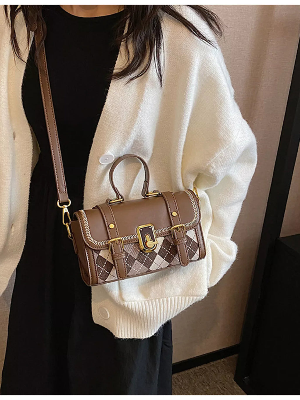 Argyle Pattern Flap Crossbody Bag