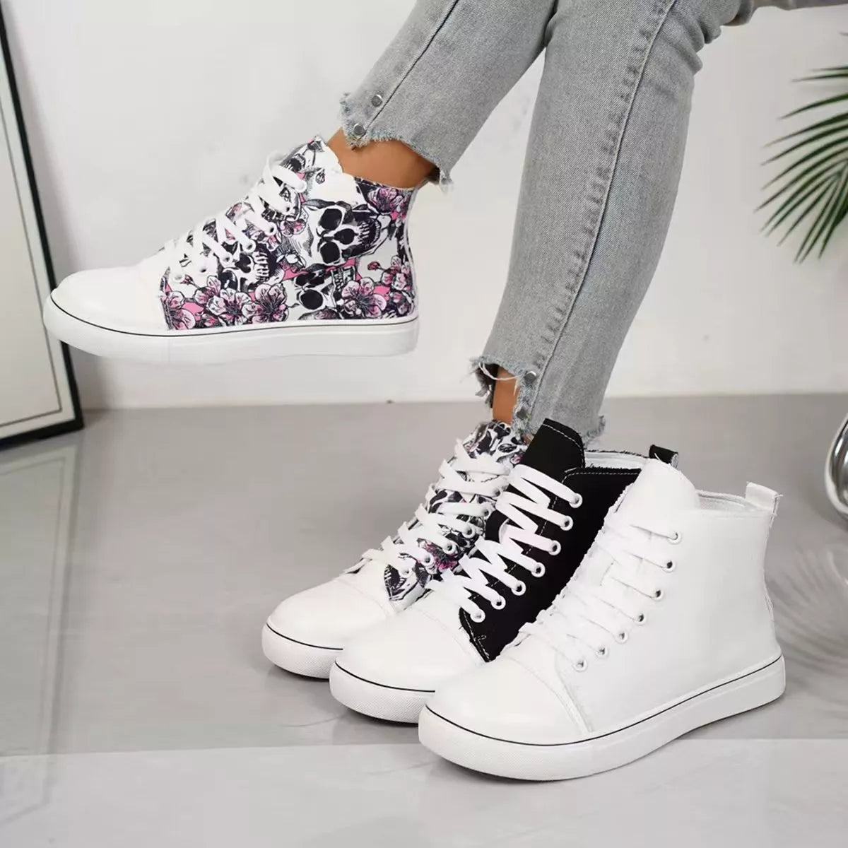 Round Toe Lace Up Sneakers
