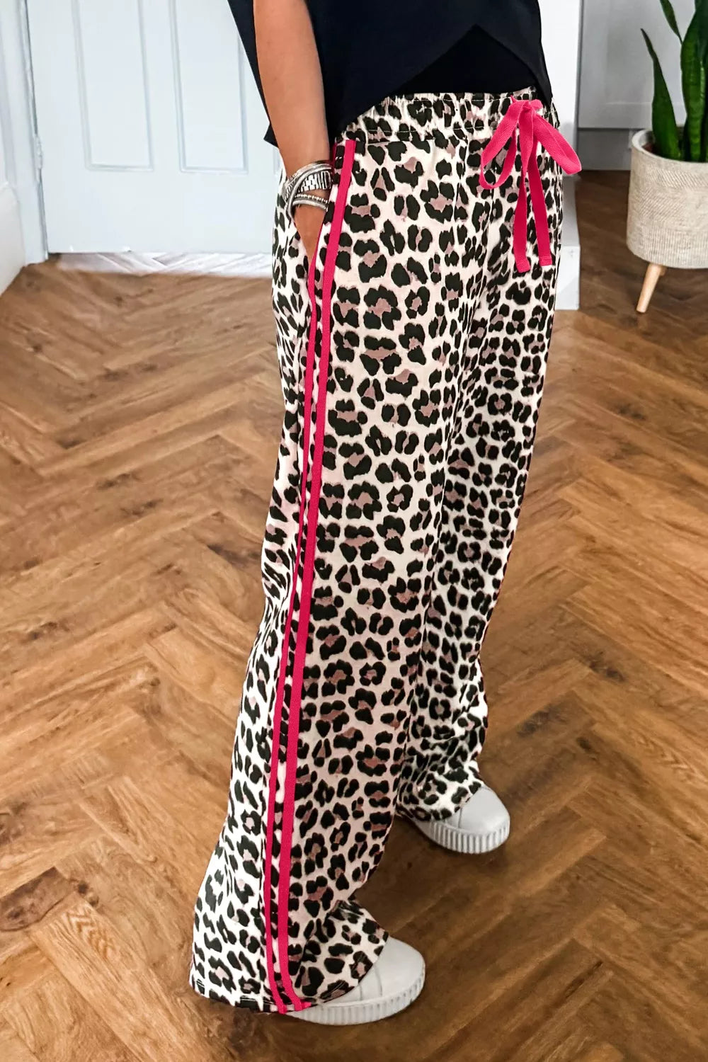 e Leopard Print Drawstring Waist Regular Fit Casual Pants