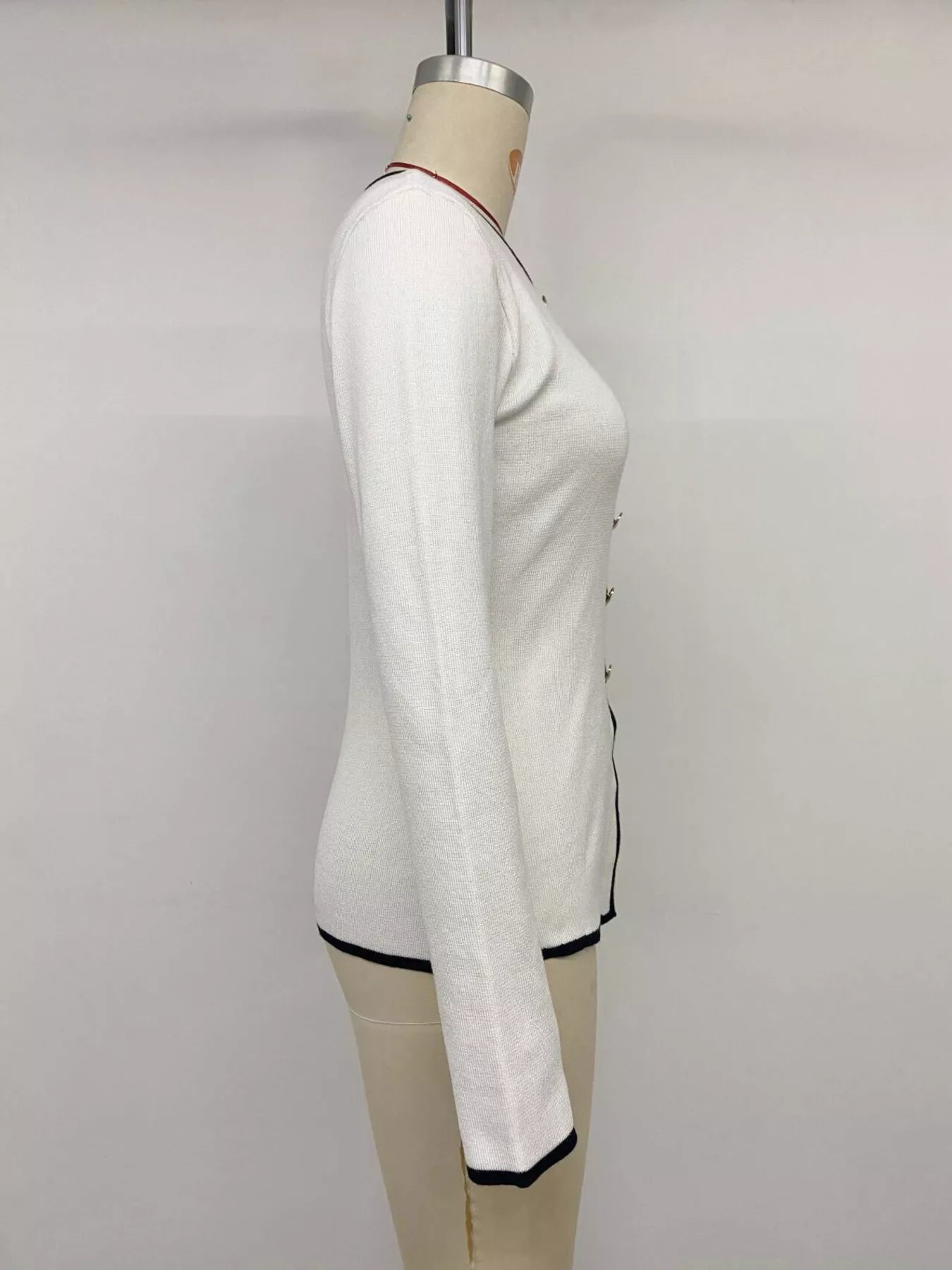 Contrast Trim Button Decor Knit Top