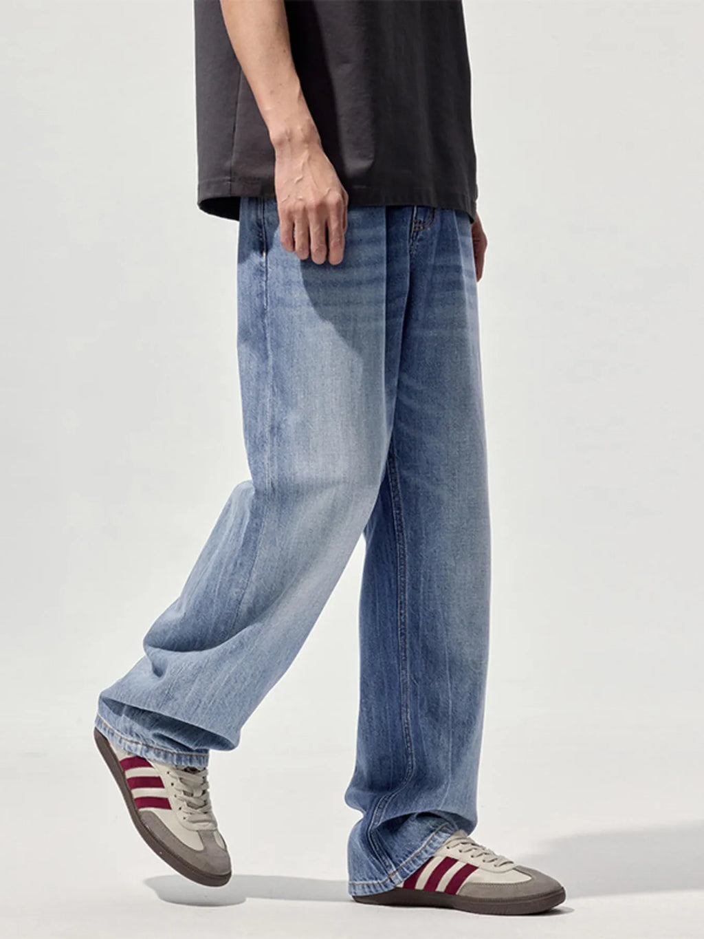 Men's Wide-Leg Relaxed Fit Jeans