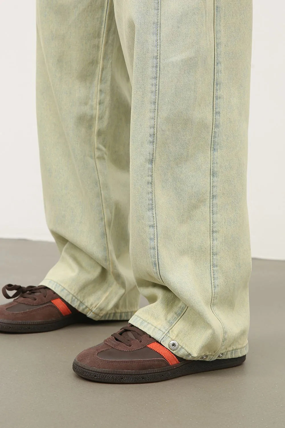 Men's Mid Rise Jeans with Pockets