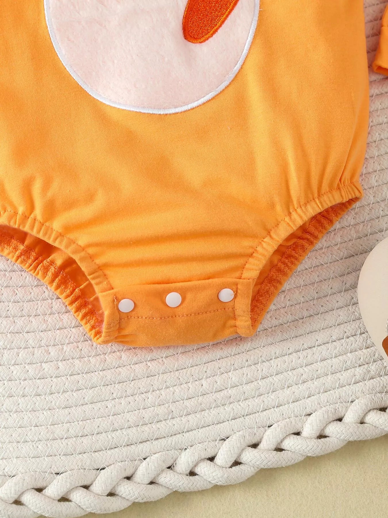 Children's Carrot Embroidered Round Neck One-Piece & Hat Set