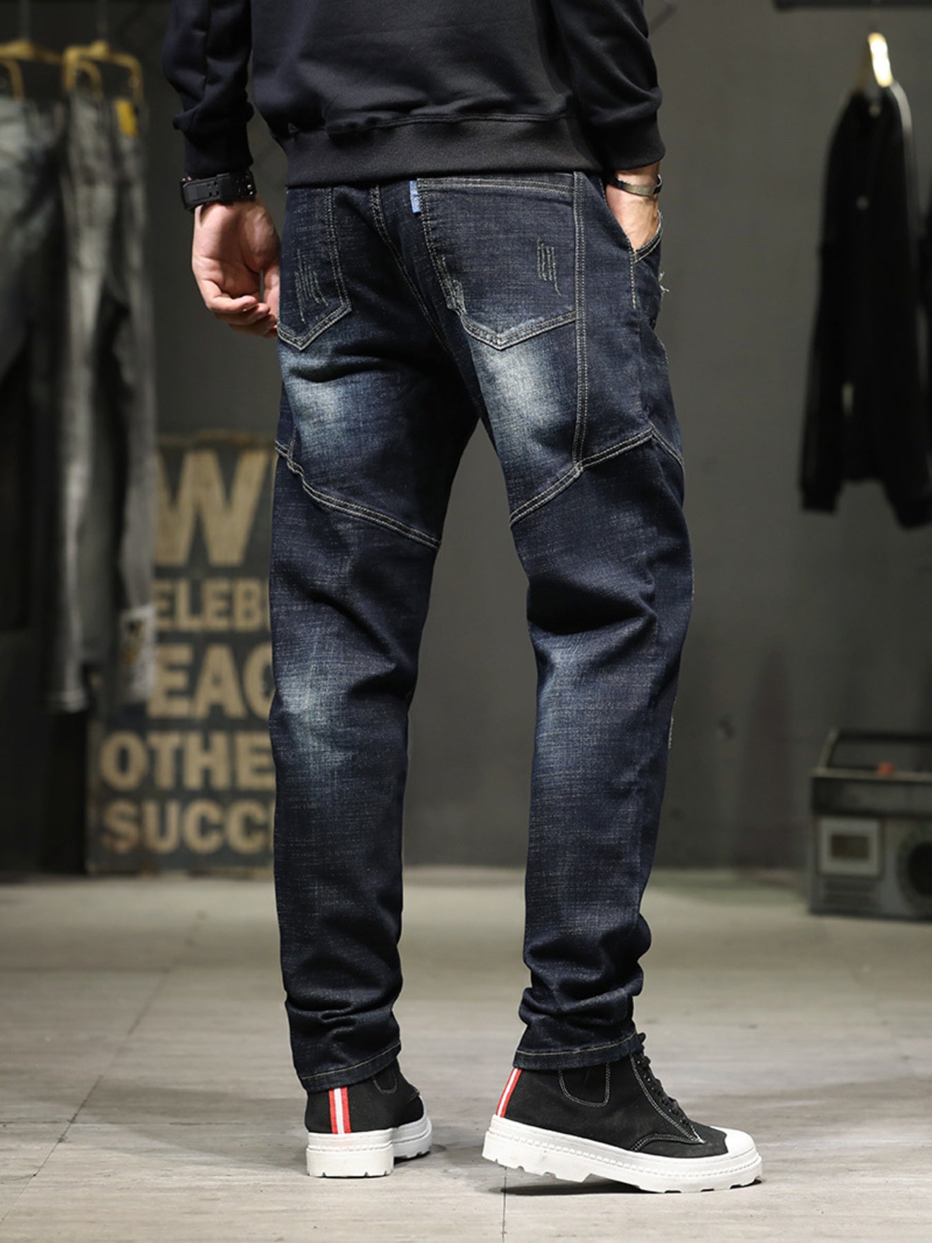 Men's Distressed Slim Fit Wash Jeans
