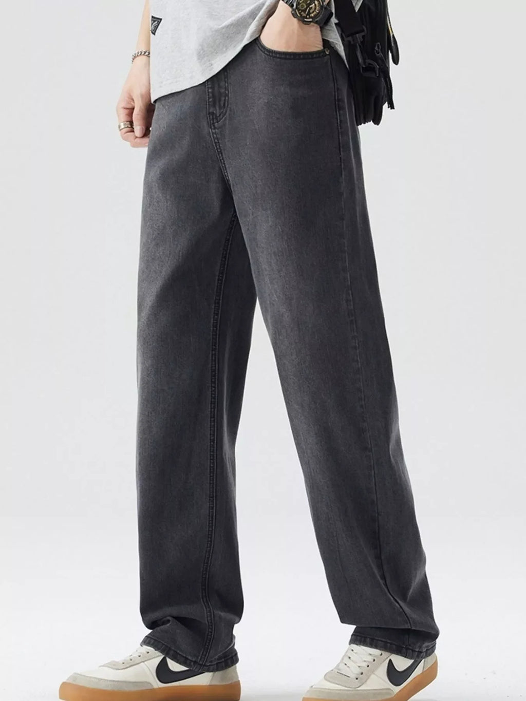 Men's Wide Leg Jeans with Pockets