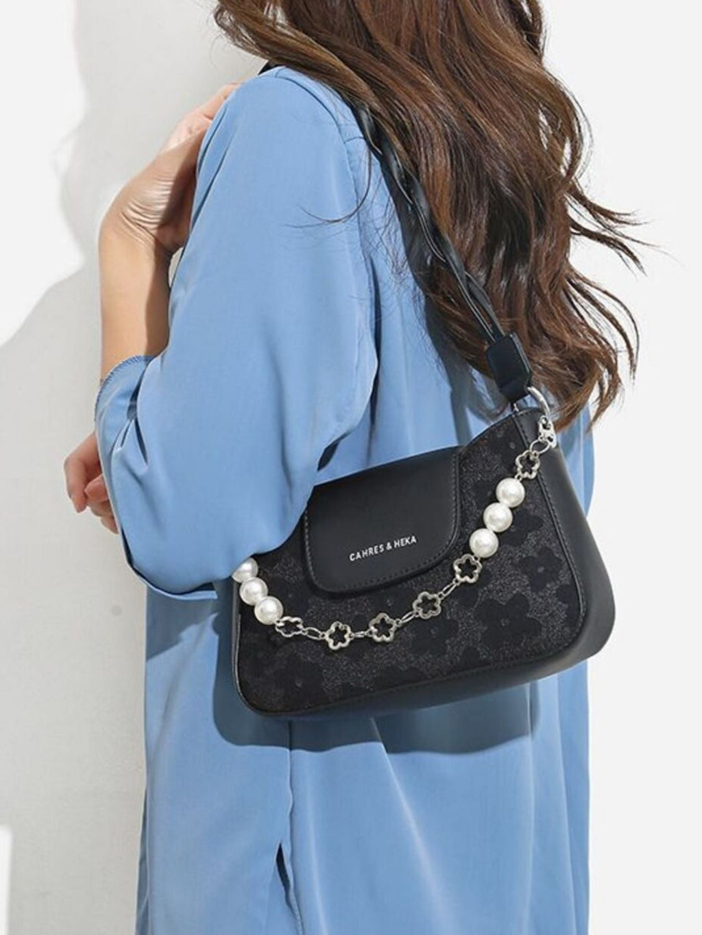 Pearl Chain Decor Shoulder Bag