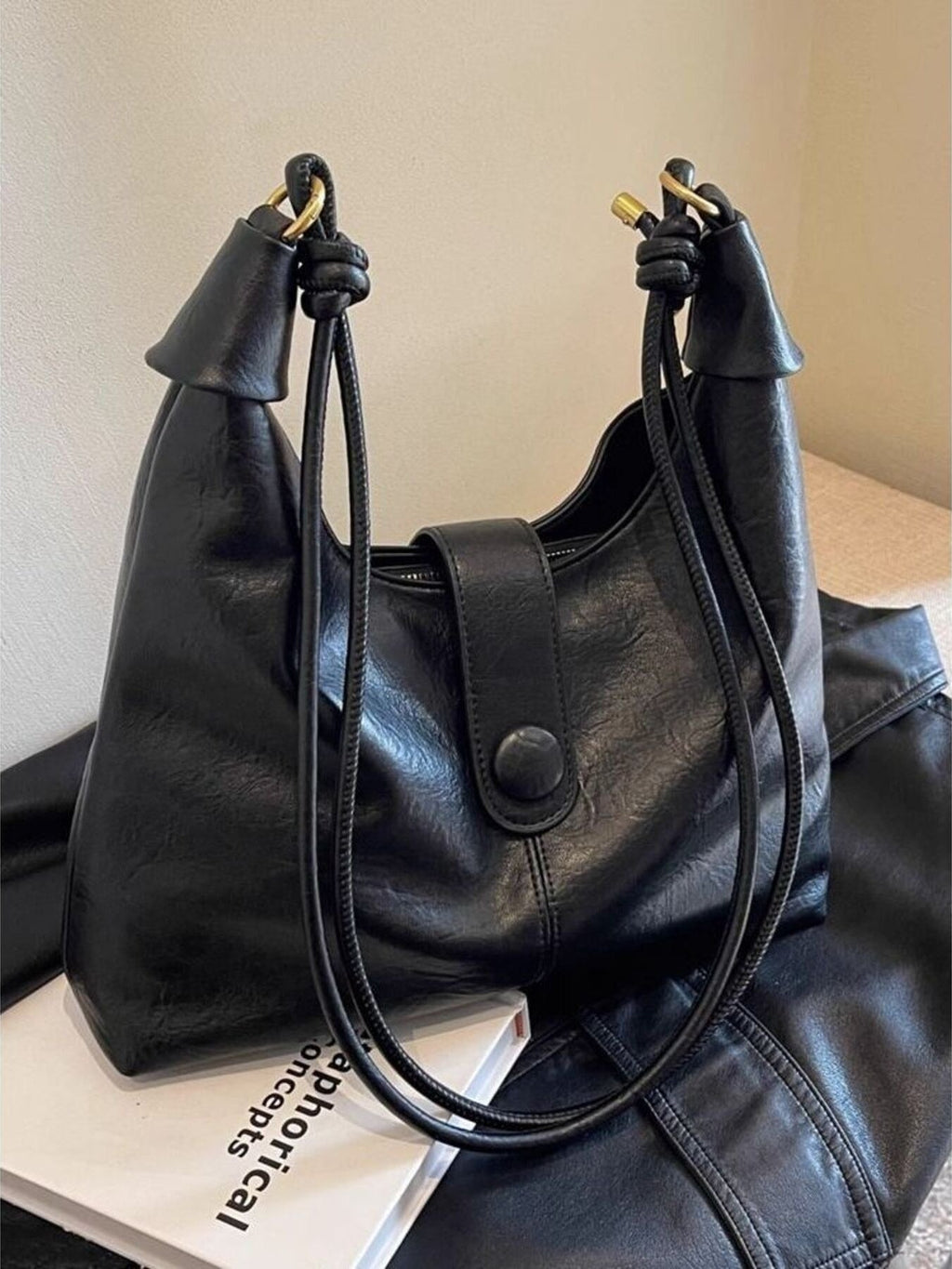 Vintage Buckle Closure Shoulder Bag