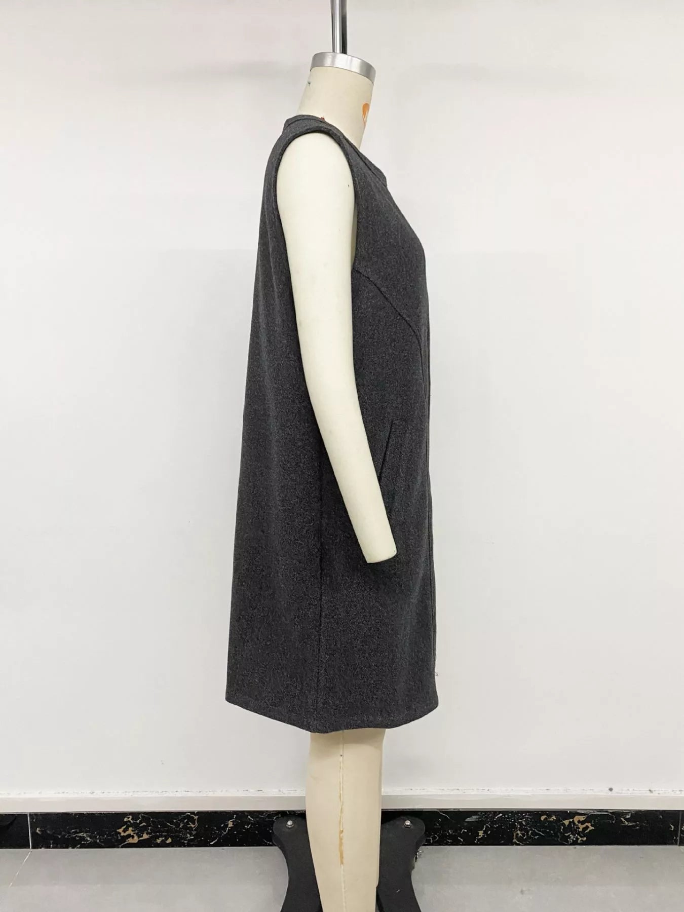 Sleeveless Longine Vest Coat