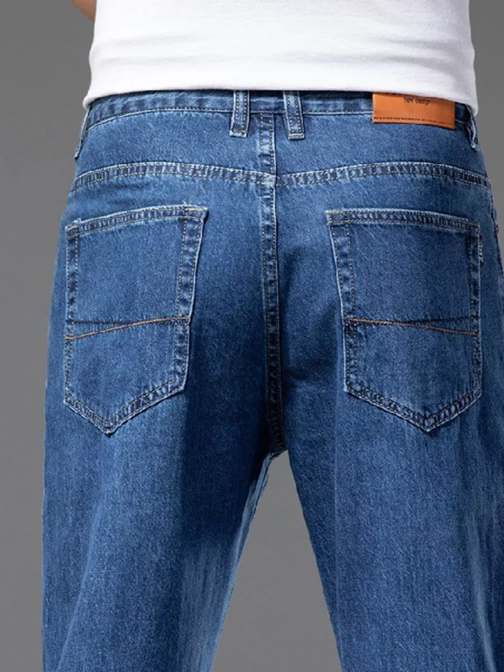 Men's Straight-Leg Jeans