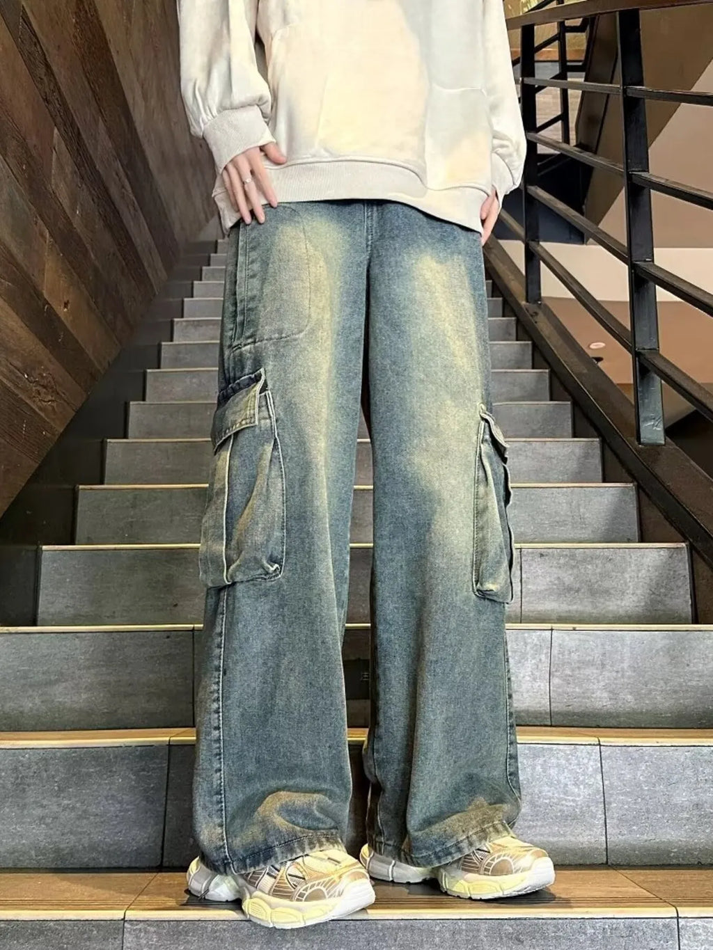 Men's Vintage Wash Wide Leg Cargo Jeans