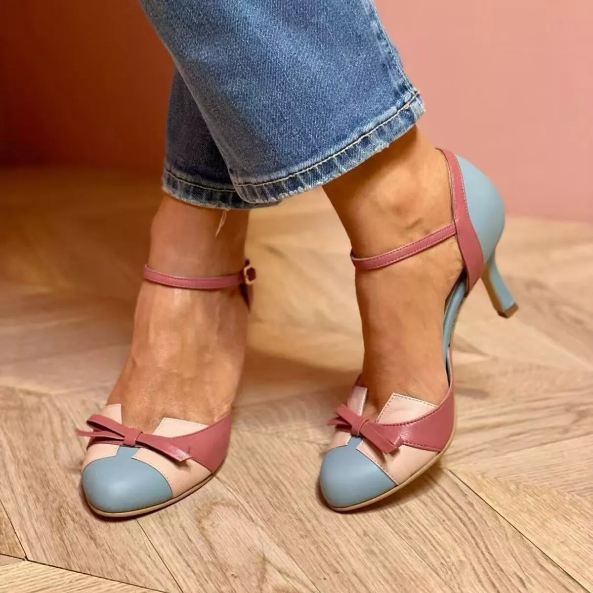 Bow Round Toe Mid Heel Sandals