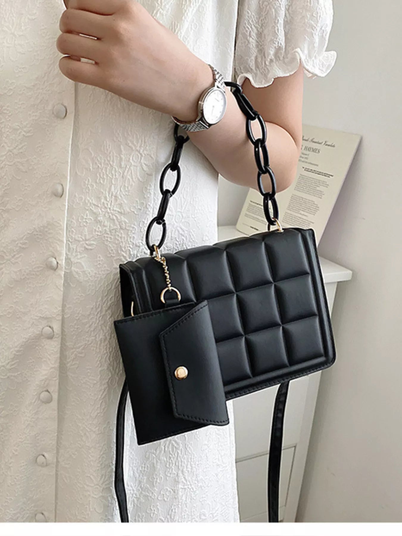 Quilted Chain Strap Crossbody Bag
