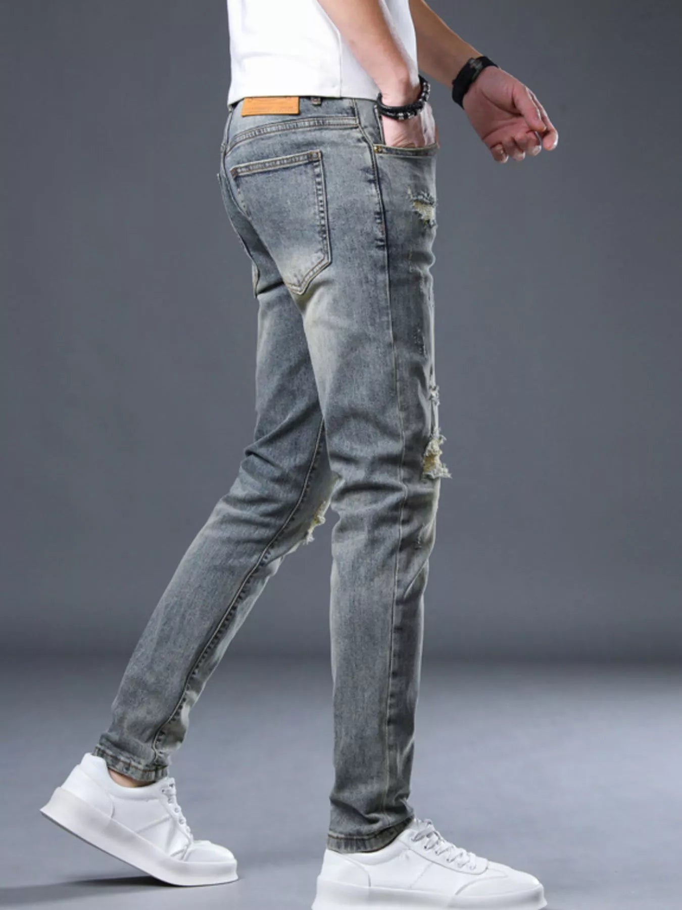 Men's Distressed Slim Fit Jeans