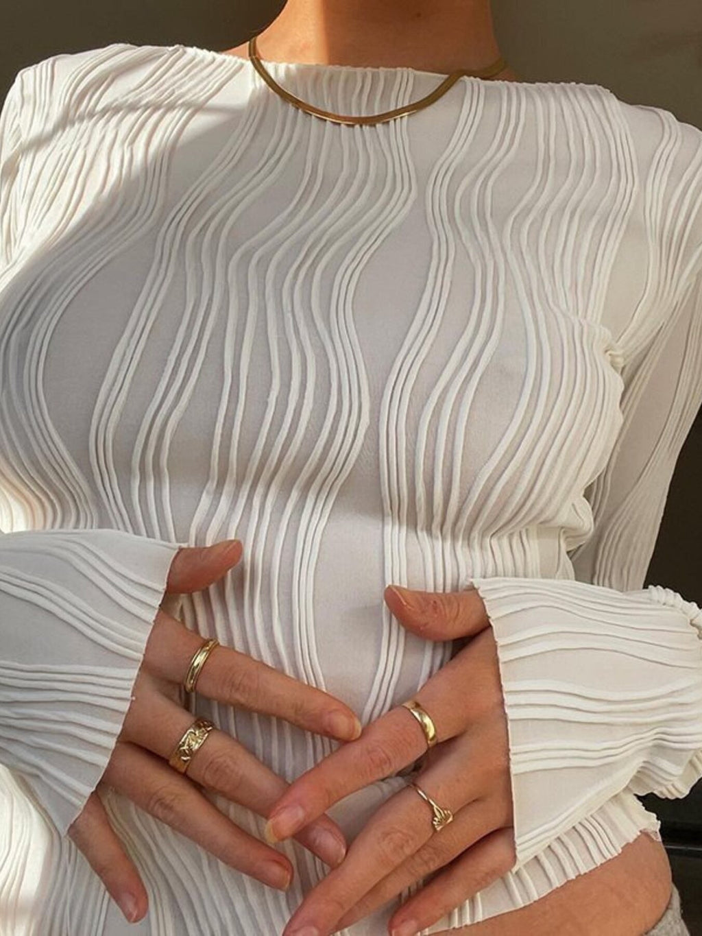 Textured Long Sleeve Fitted Blouse