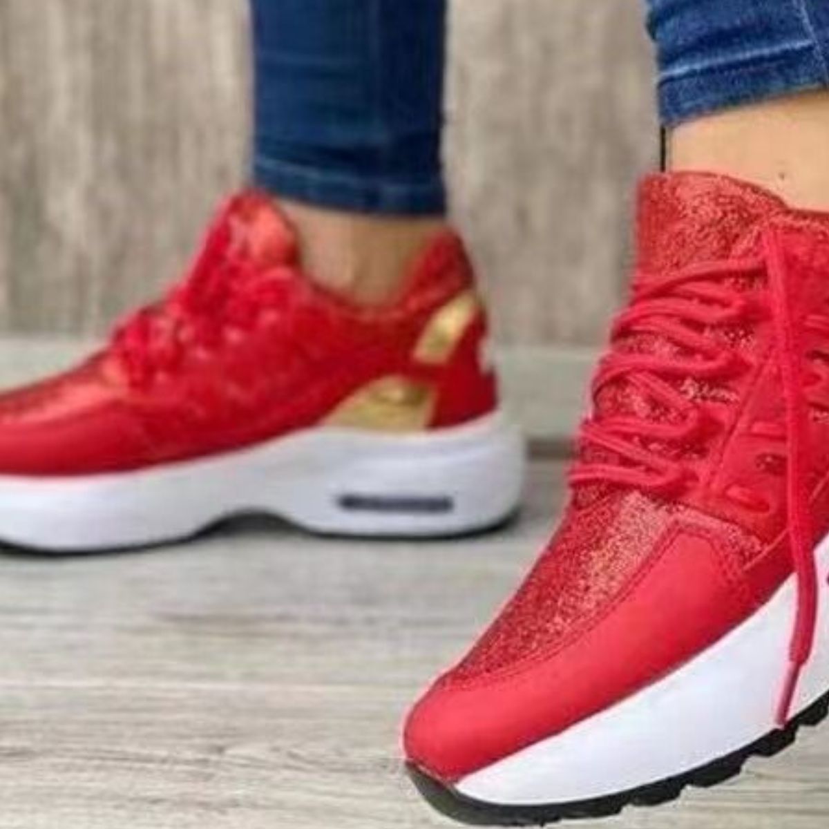 Lace Up Round Toe Sneakers