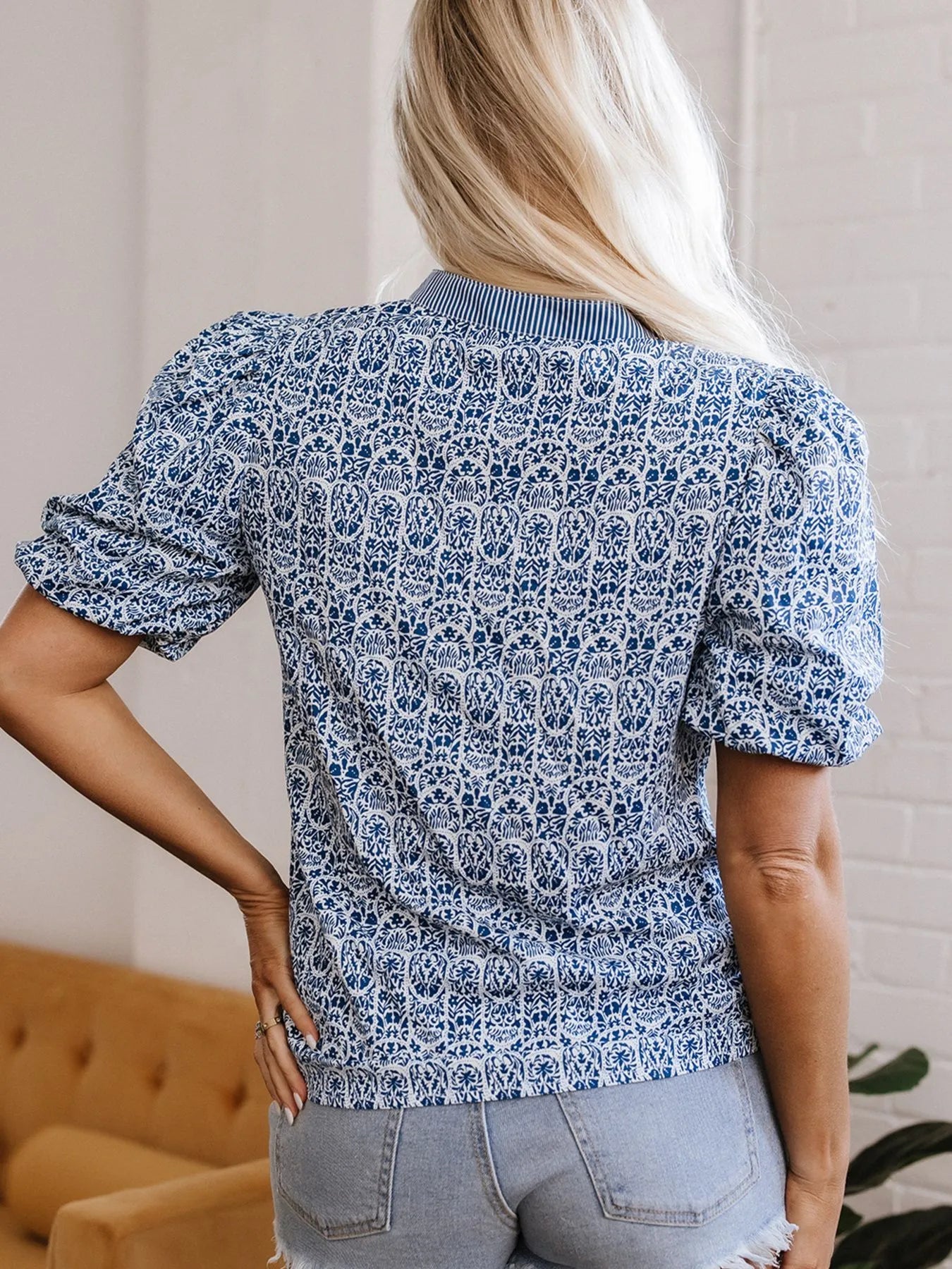 Printed Contrast Ric-Rac Puff Sleeve Top
