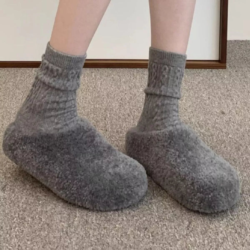 Round Toe Fuzzy Indoor Slippers