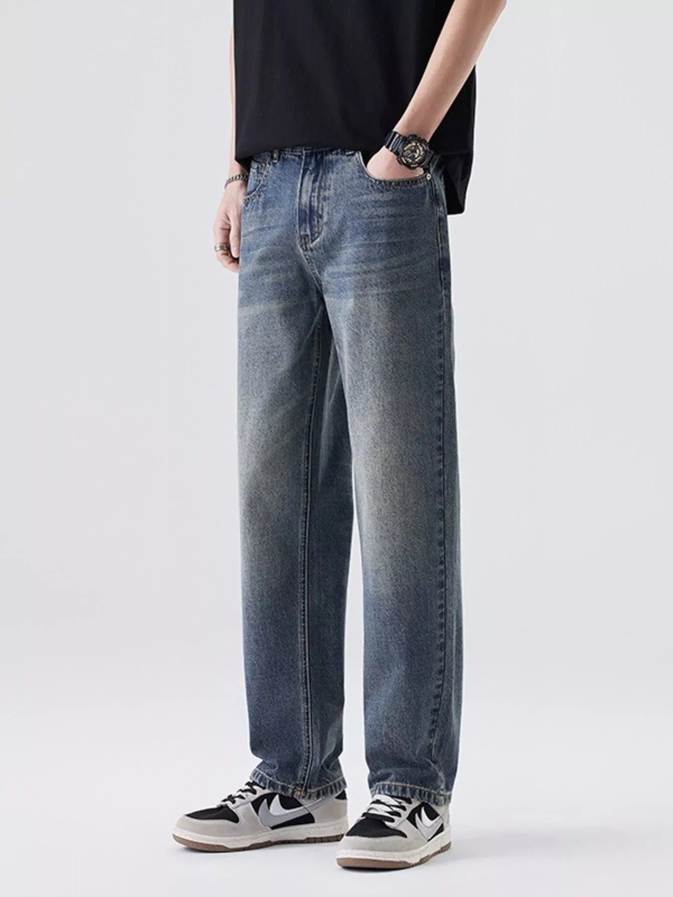 Men's Relaxed Fit Vintage Wash Jeans
