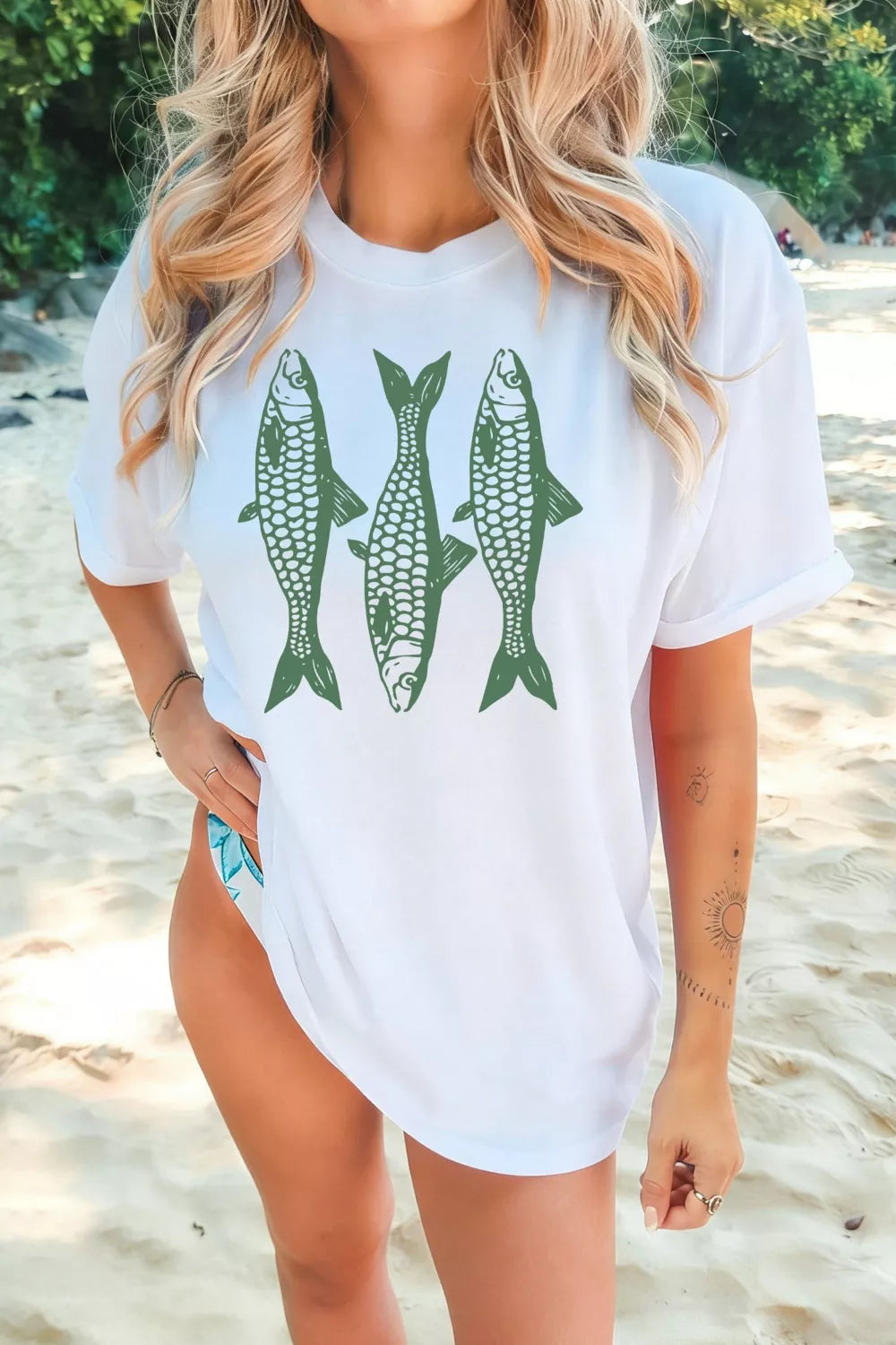Full Size Unique Fish Graphic Casual Round Neck Tee Plus Size