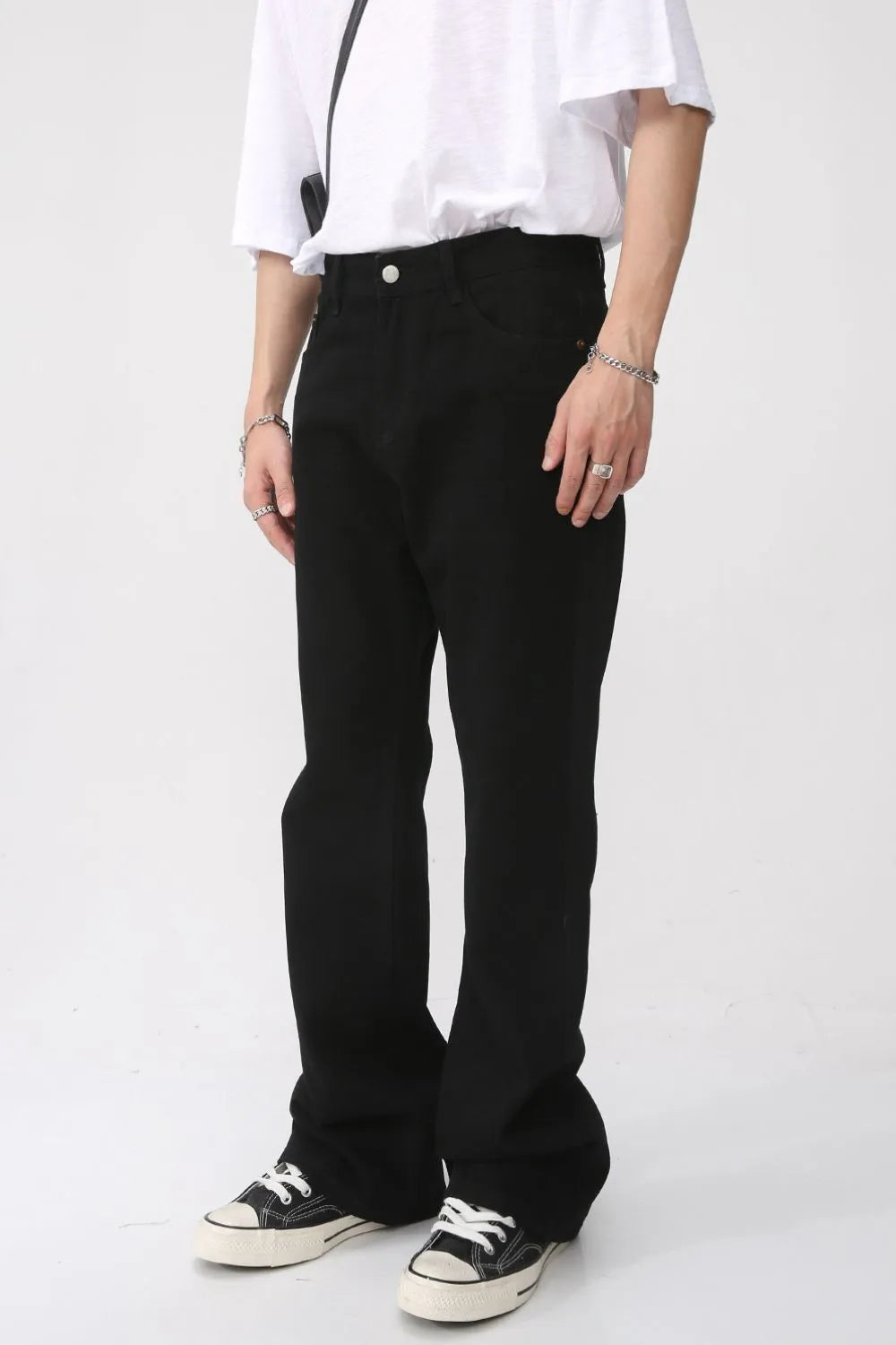 Mid Rise Jeans with Pockets