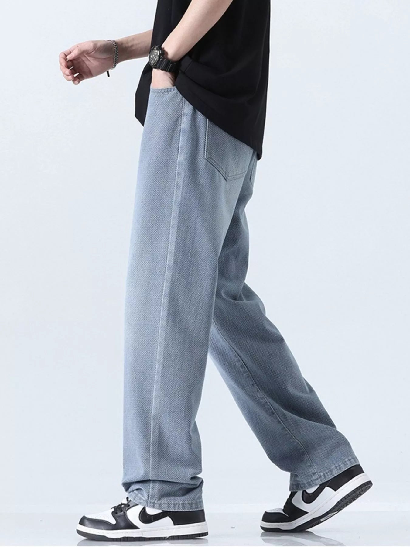 Men's Relaxed Fit Straight Leg Jeans