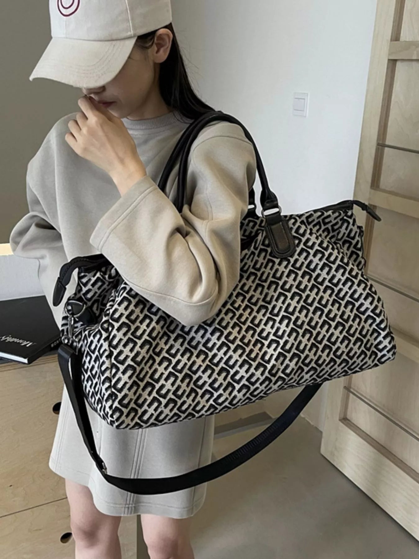 Patterned Large Capacity Travel Bag