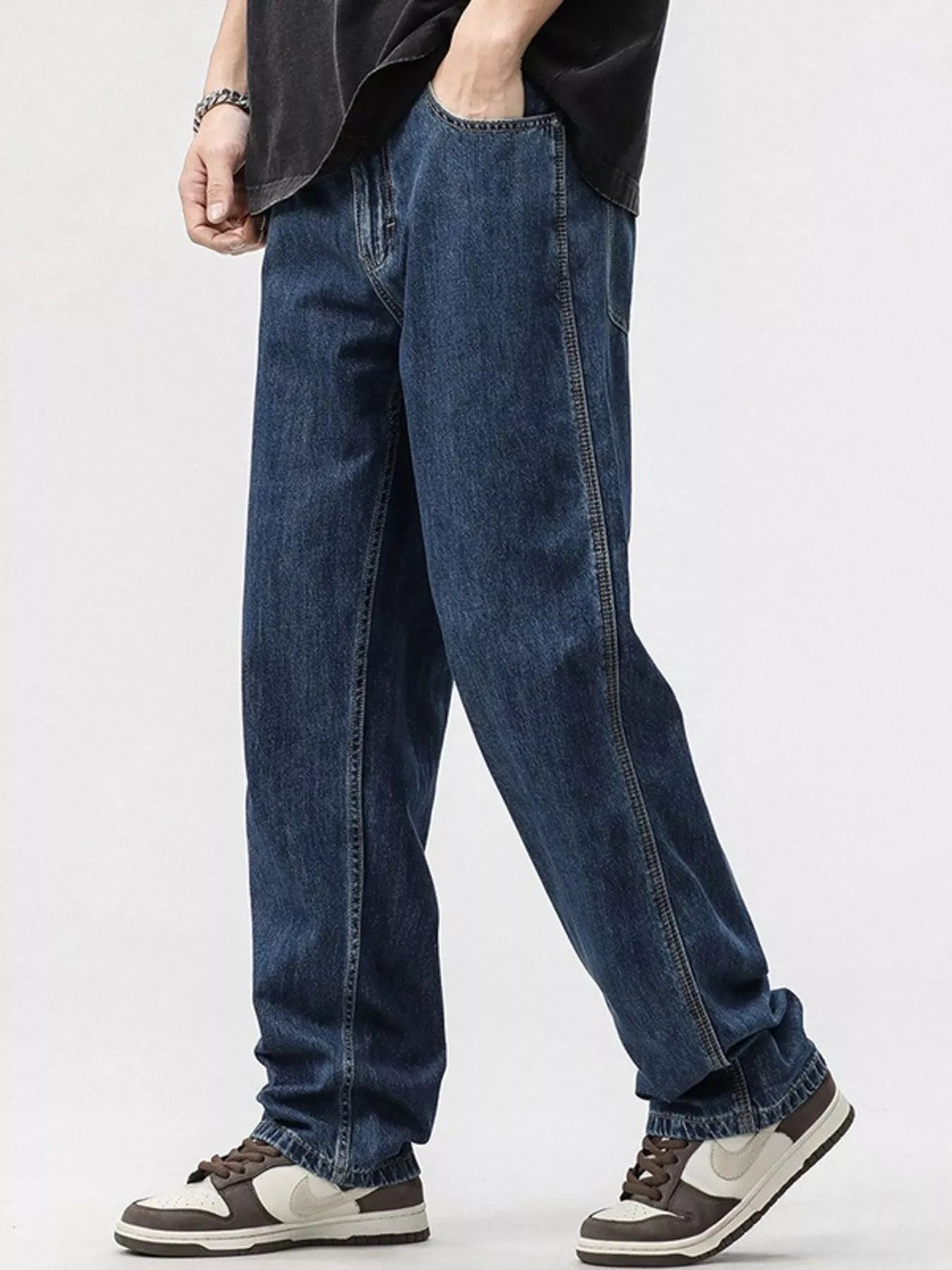Men's Relaxed Fit Wide Leg Jeans