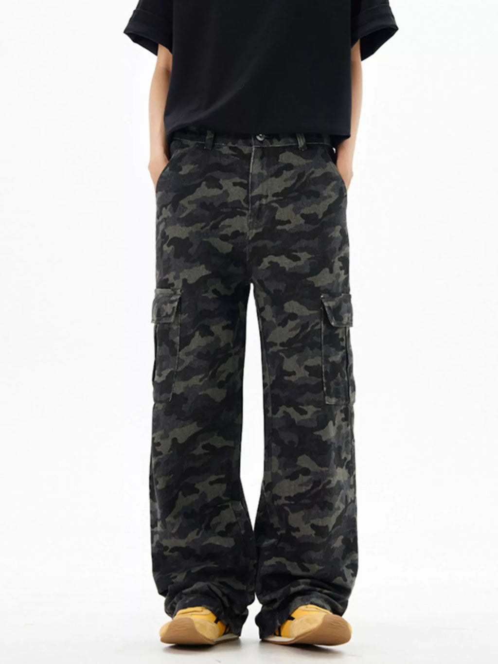 Men's Relaxed Fit Camo Cargo Pants
