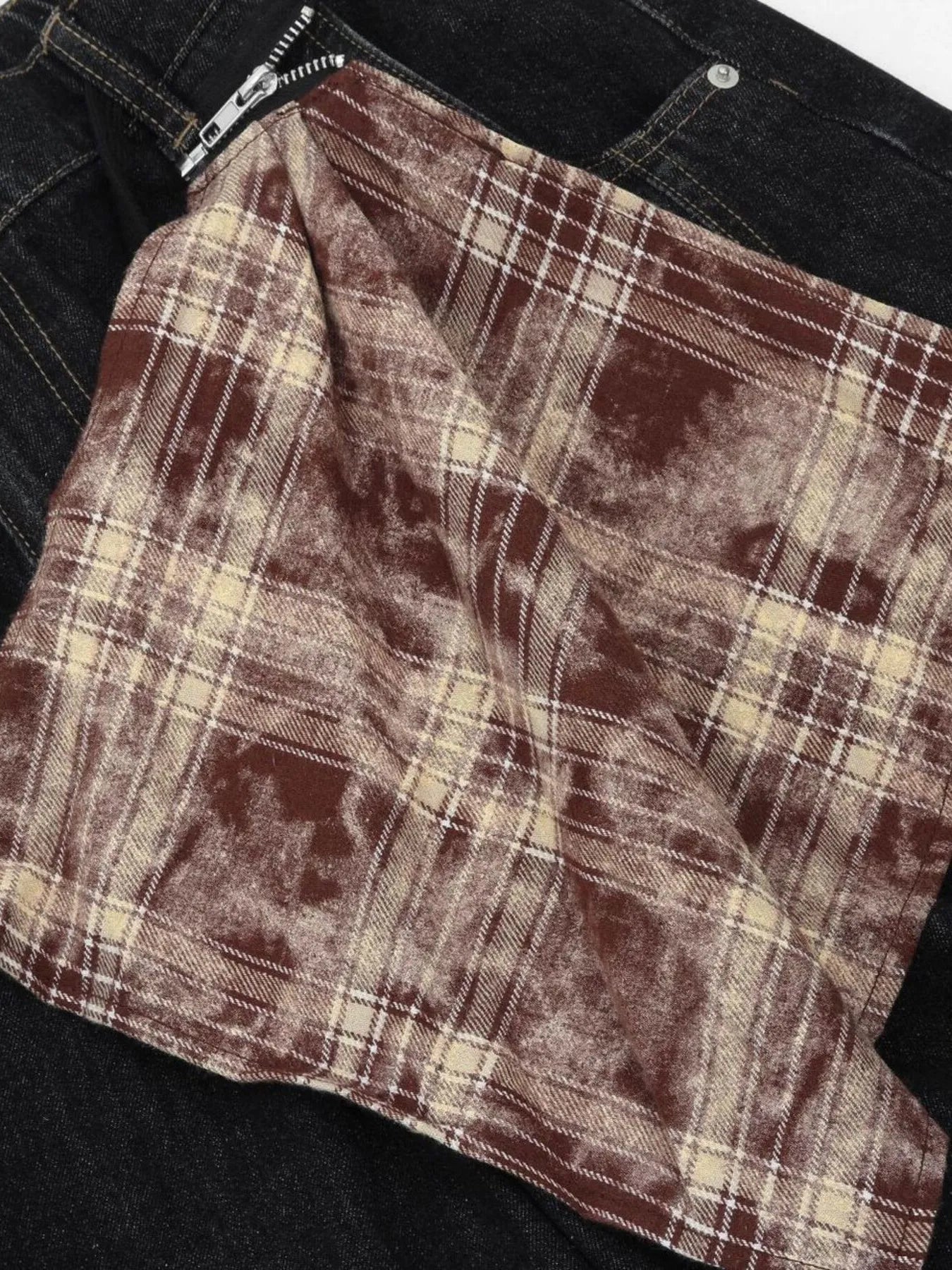 Men's Wide-Leg Denim Shorts with Plaid Accent