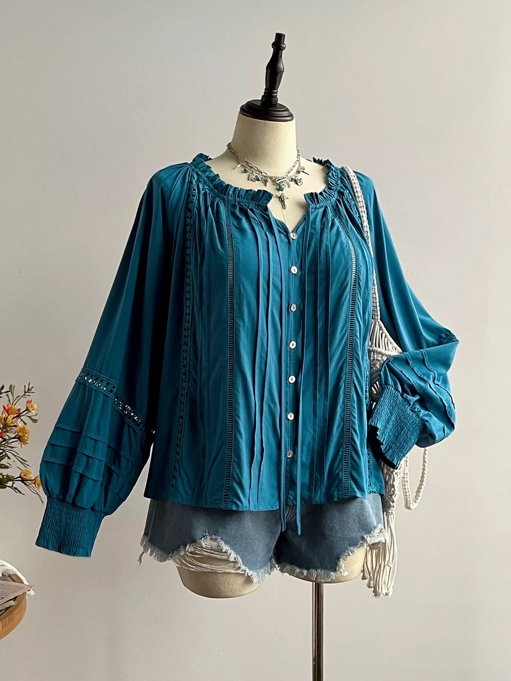 Plus Size Frill Pleated Lantern Sleeve Blouse