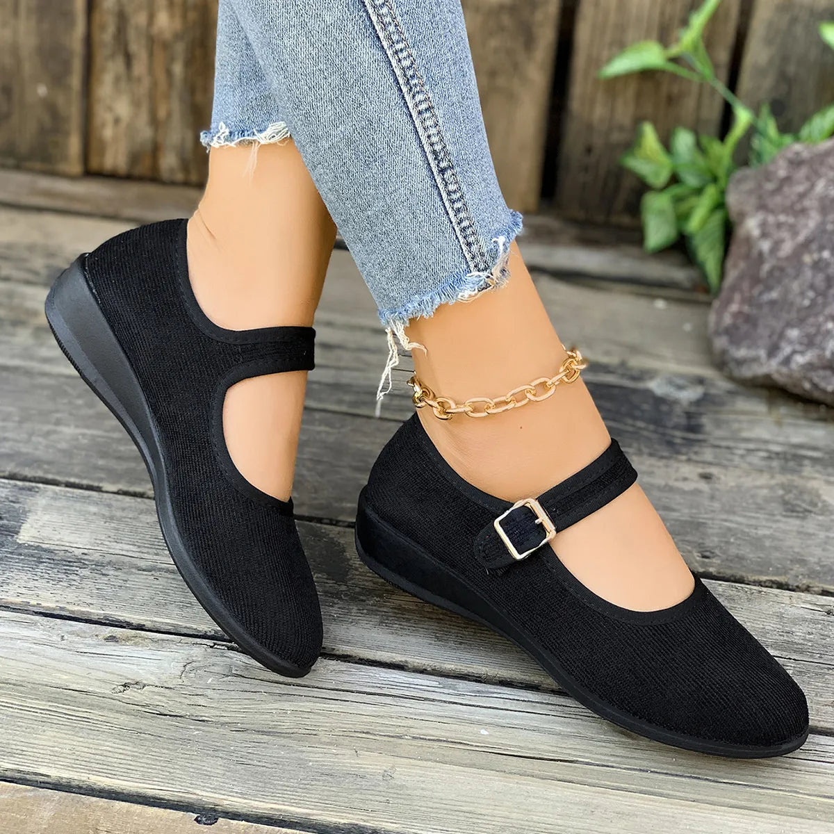 Round Toe Mesh Slip-Ons