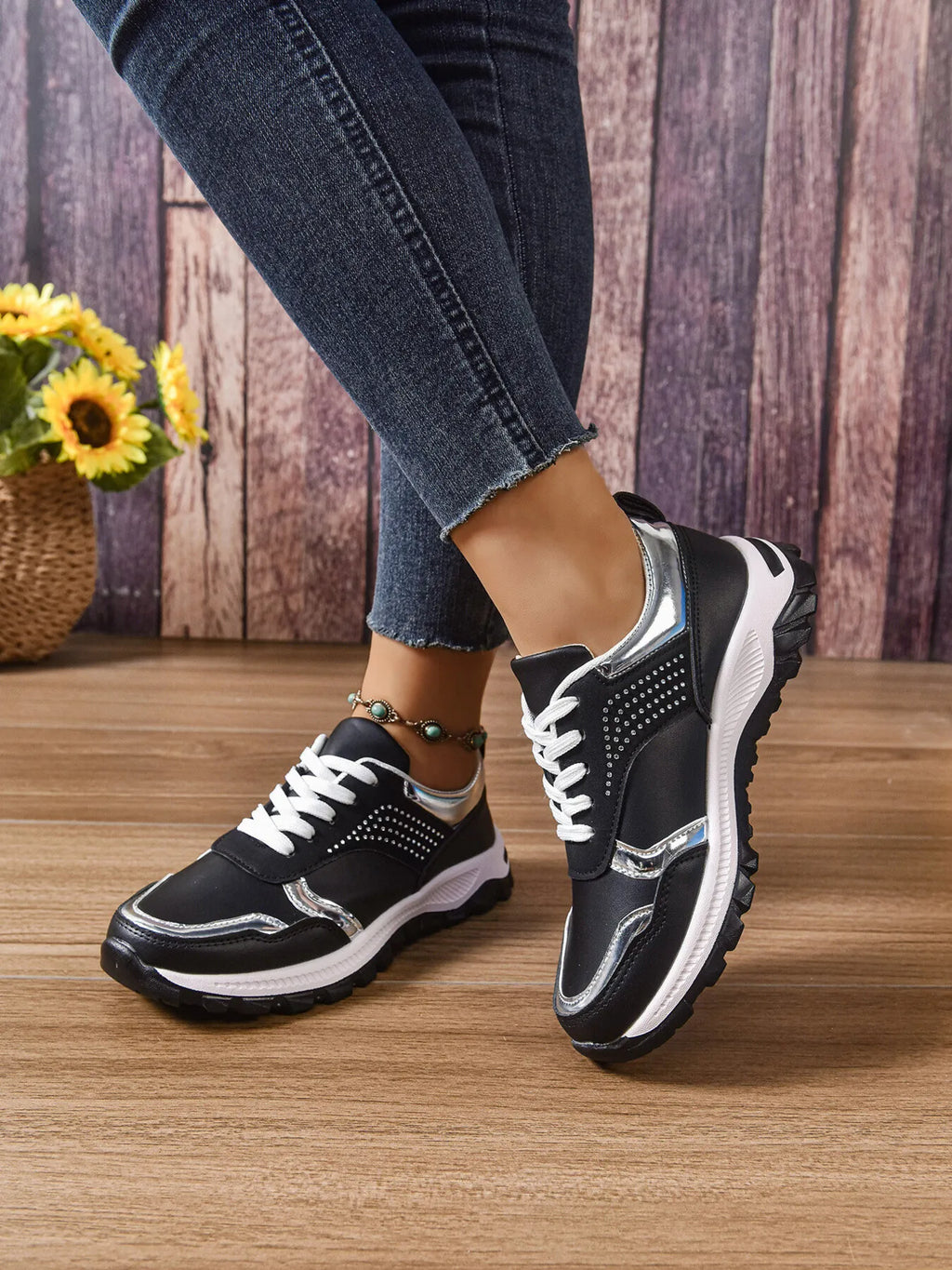 Lace Up Round Toe Sneakers