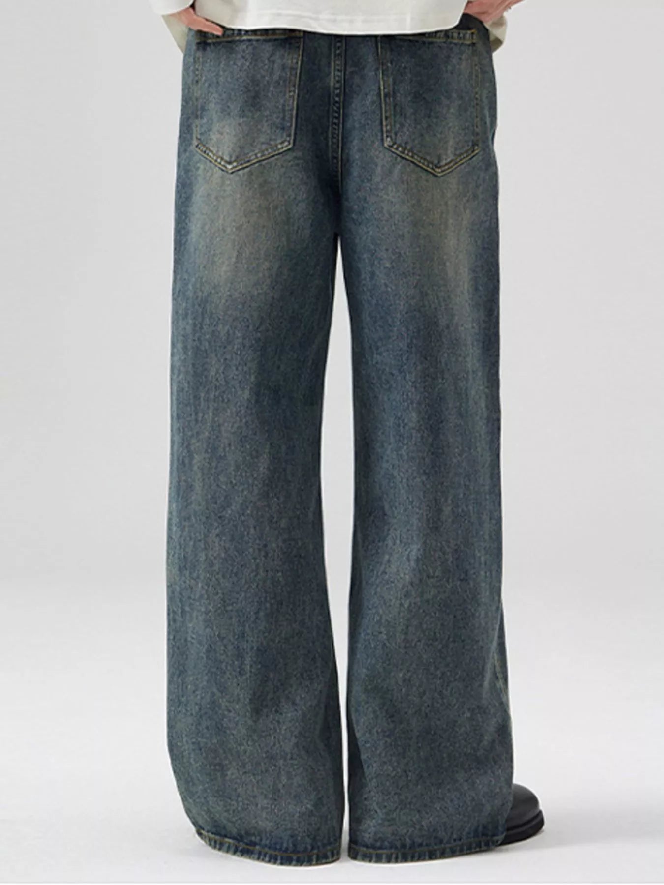 Men's Wide Leg Washed Jeans