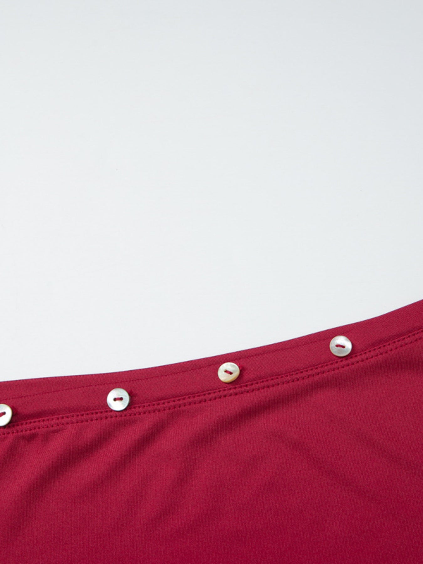 One-Shoulder Button-Decorated Fitted T-Shirt