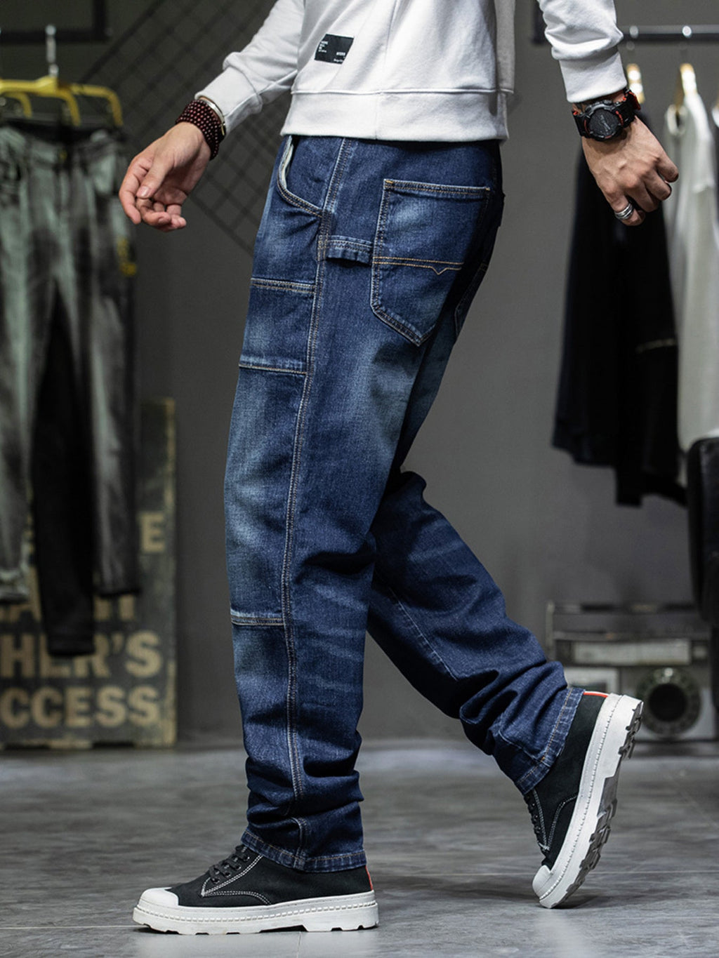 Men's Relaxed Fit Cargo Jeans