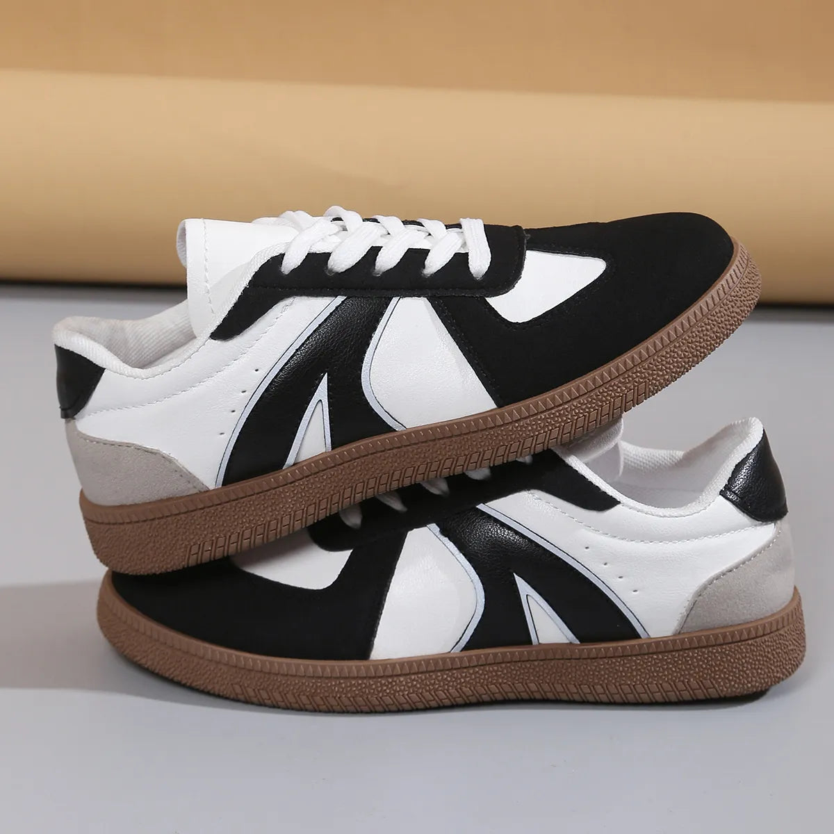 Lace Up Round Toe Sneakers
