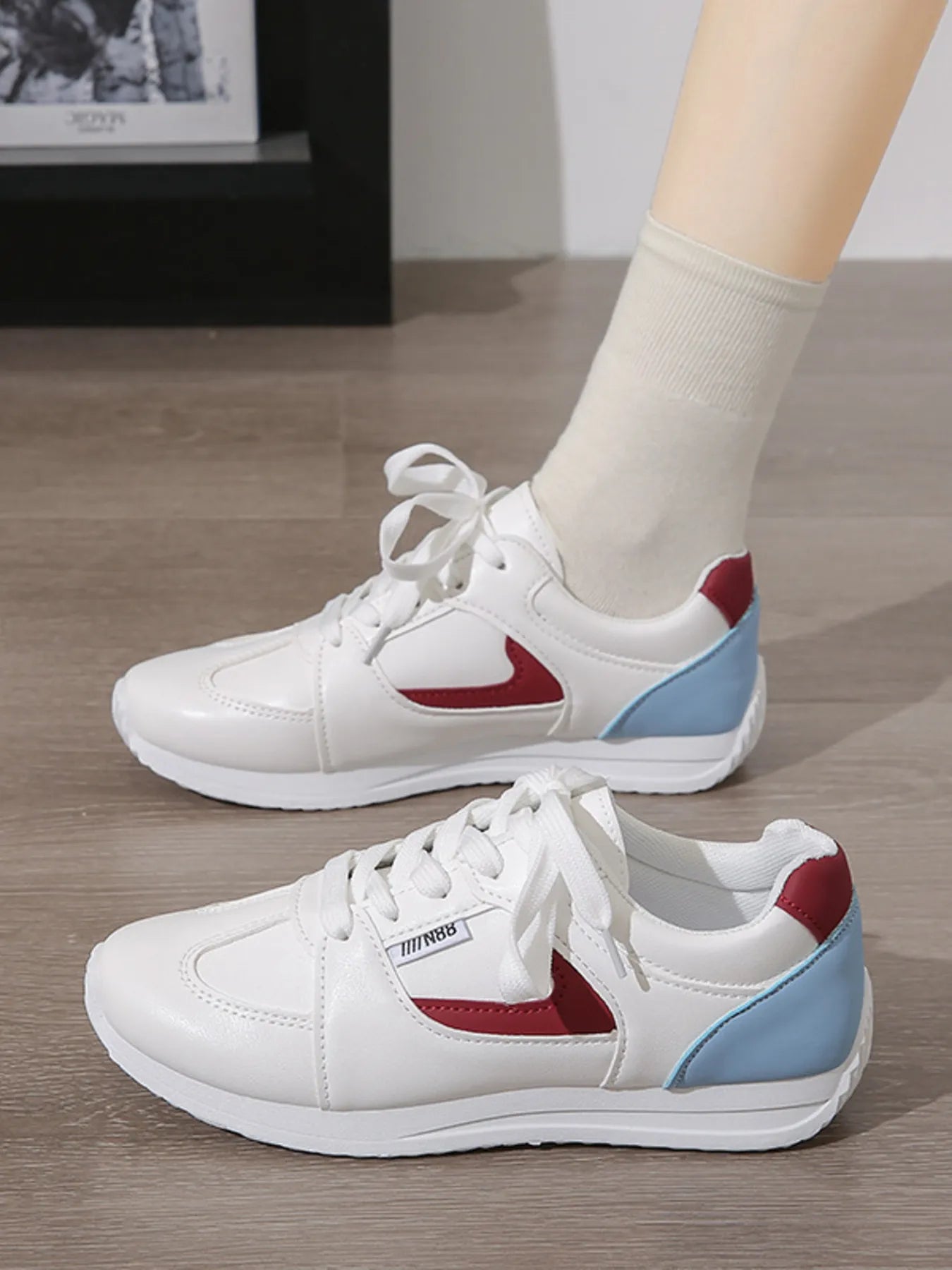 Round Toe Contrast Sneakers