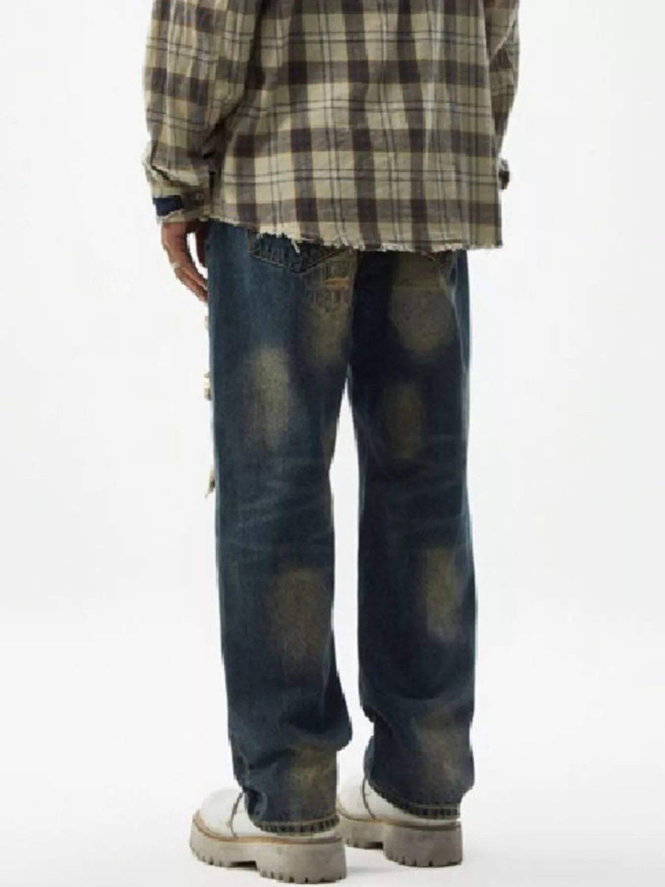Men's Distressed Wash Relaxed Fit Wide Leg Jeans