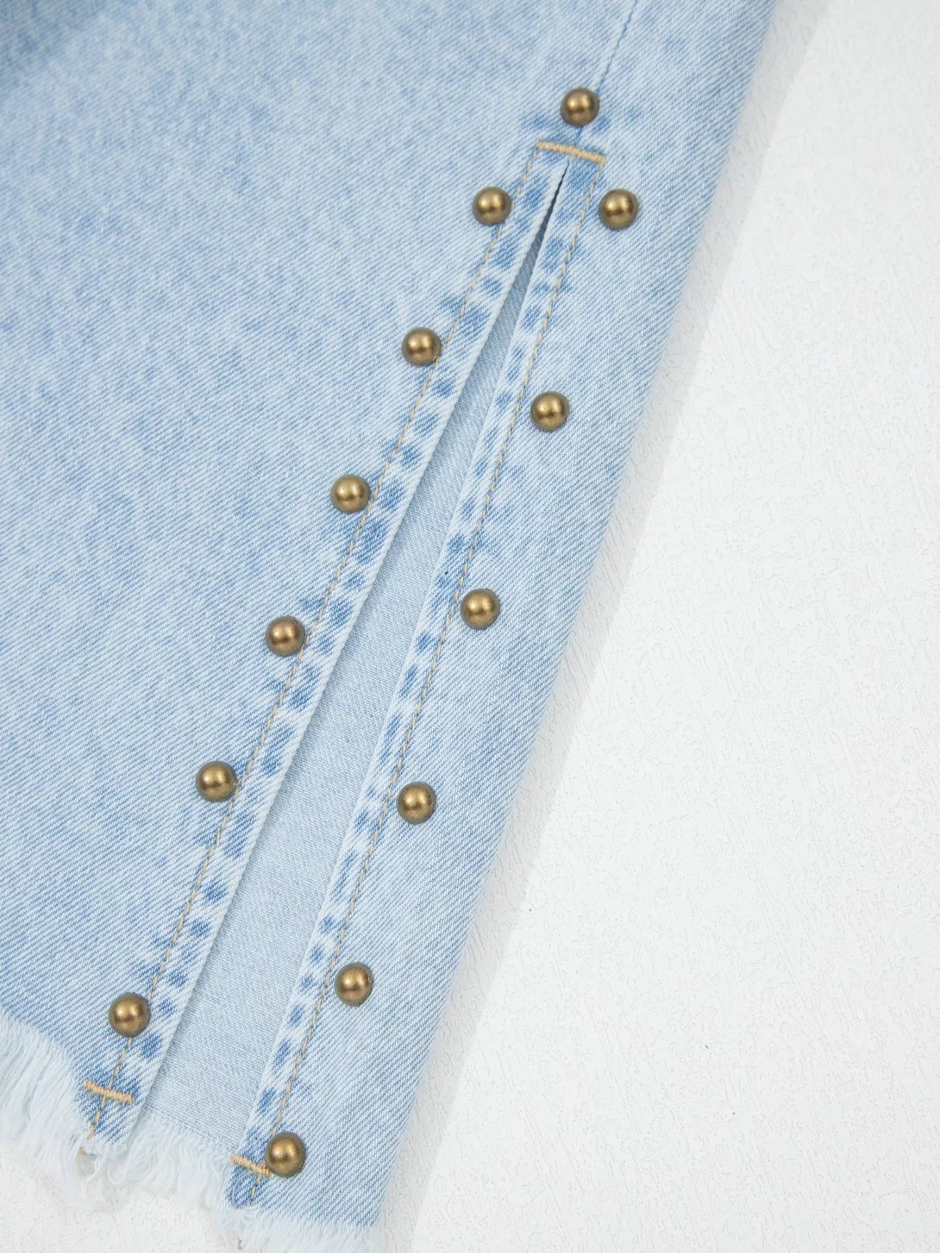 Studded Side Slit Leg Frayed Pocketed Wide Leg Jeans