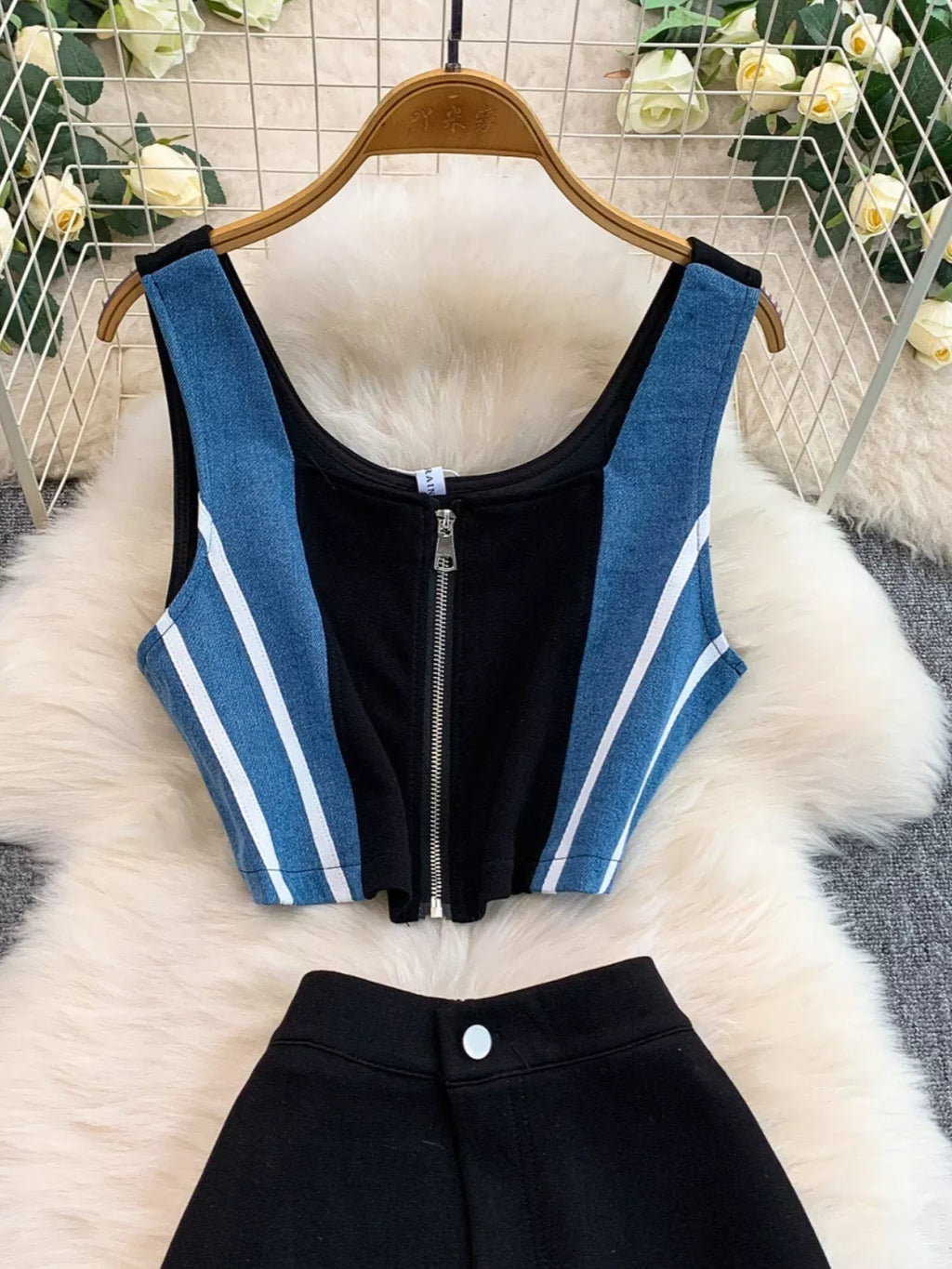 Zip Front Contrast Tank and Side Striped Pants Set