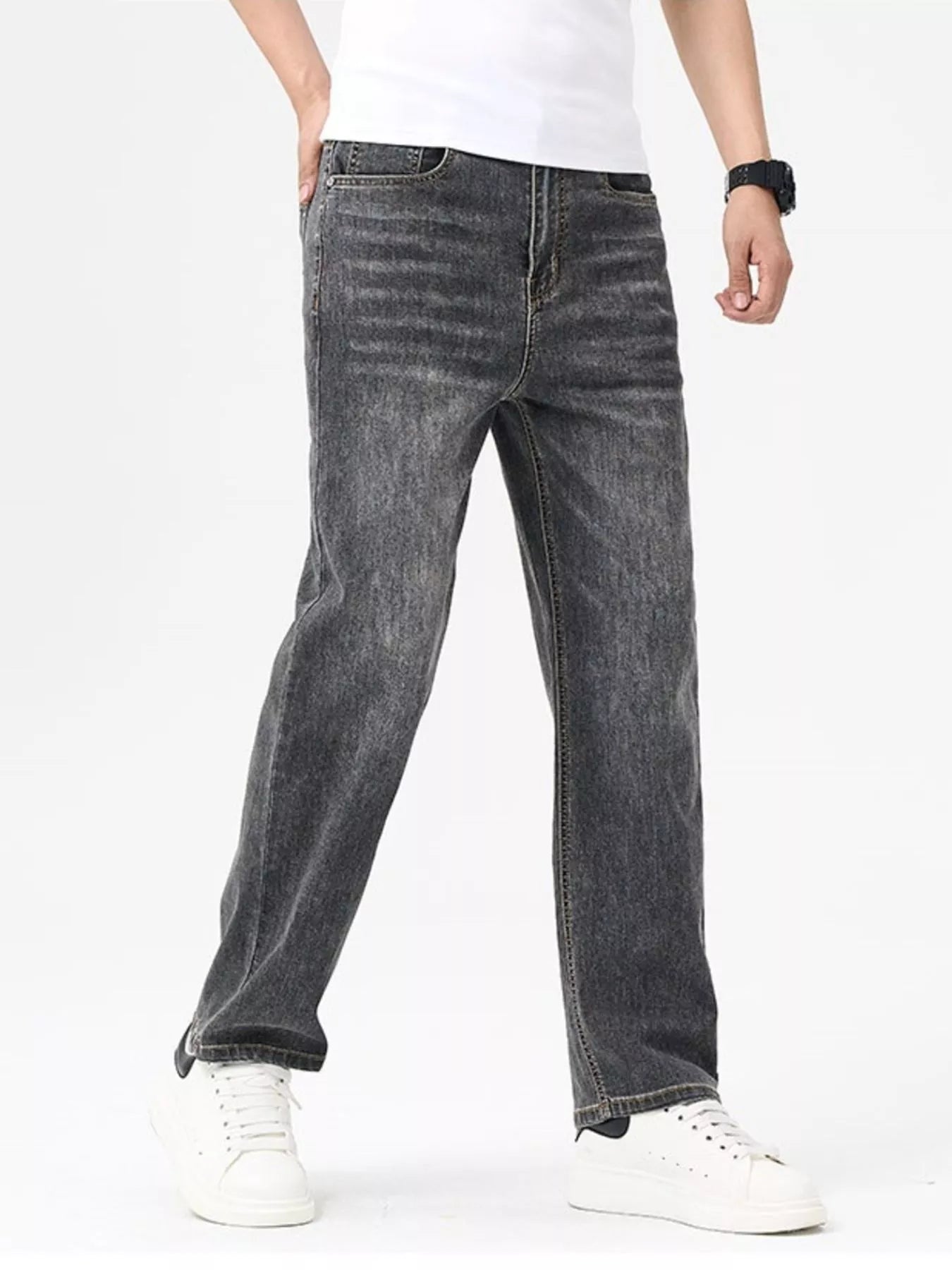 Men's Relaxed Fit Washed Jeans
