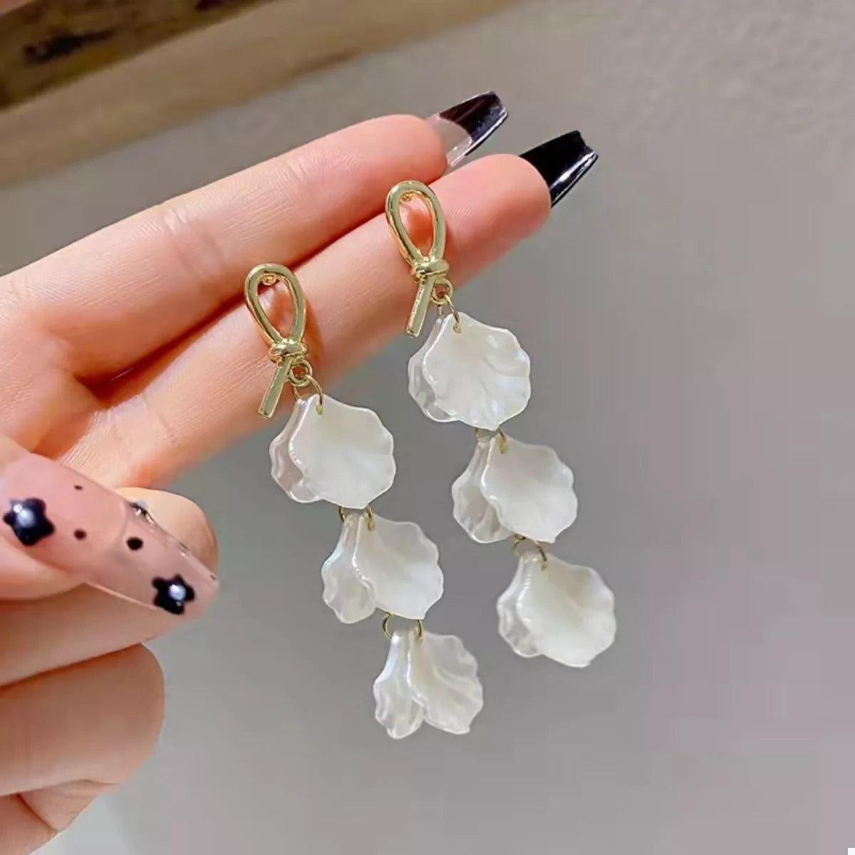 Shell Shape Drop Earrings