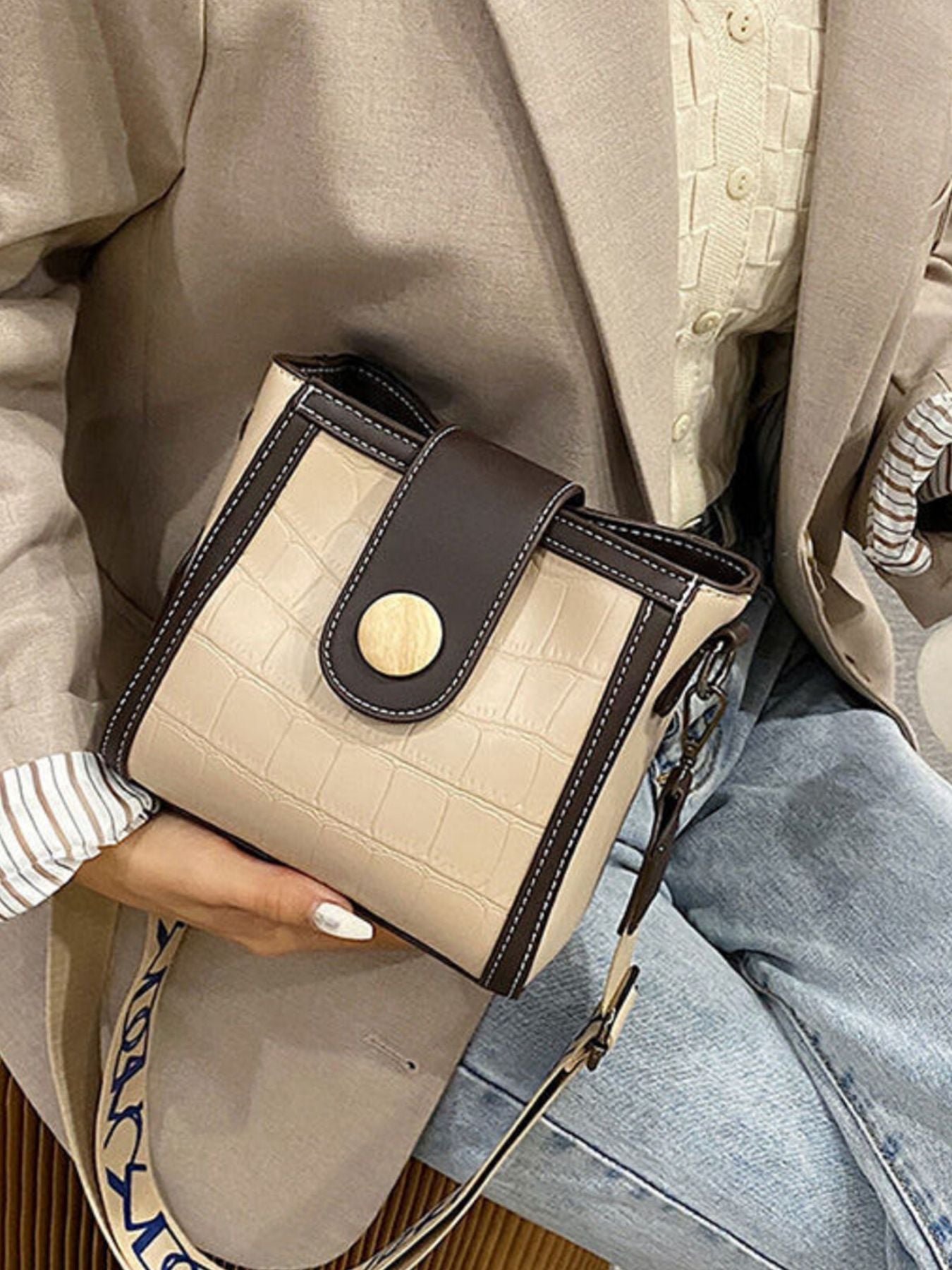 Crocodile Pattern Wide Strap Crossbody Bag