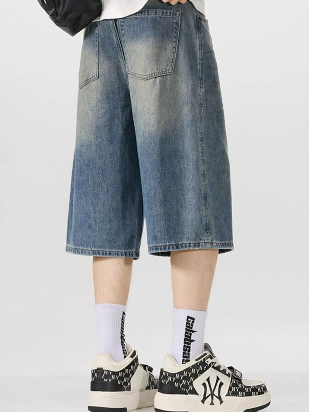 Men's Vintage Wash Wide-Leg Capri Jeans