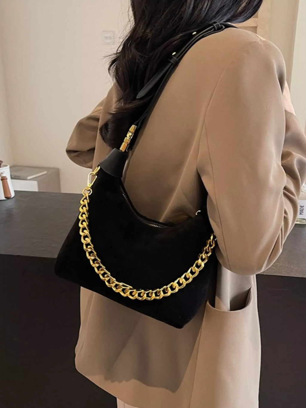 Chain Detail Crossbody Bag